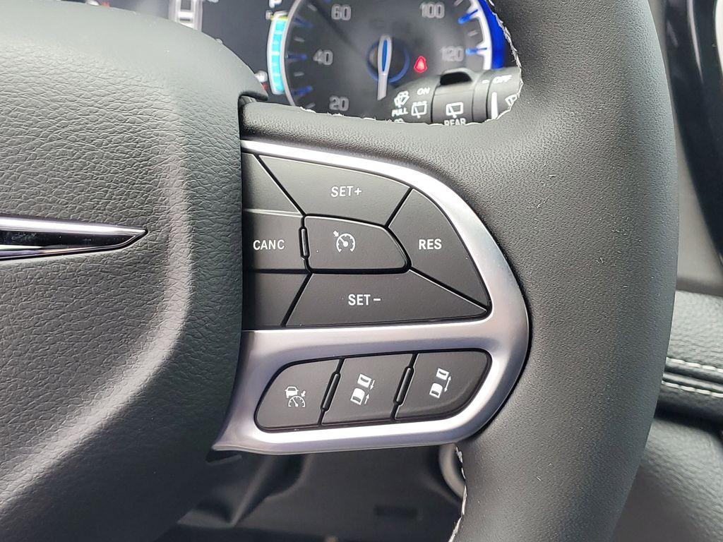 new 2025 Chrysler Pacifica car, priced at $39,495