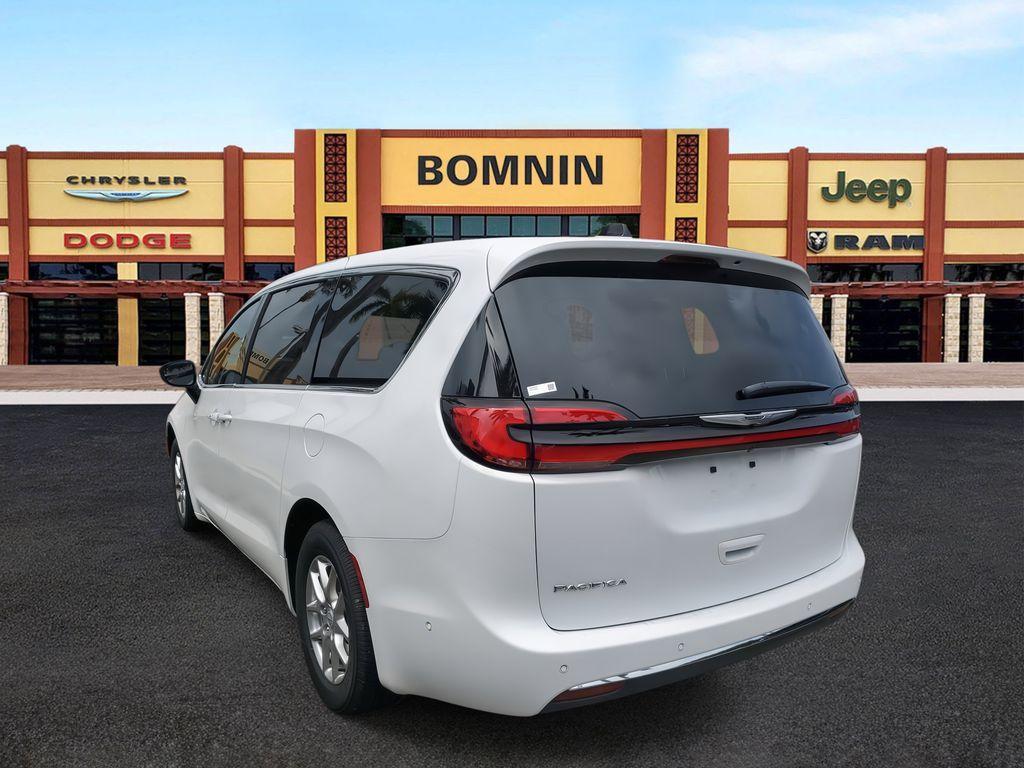 new 2025 Chrysler Pacifica car, priced at $39,495