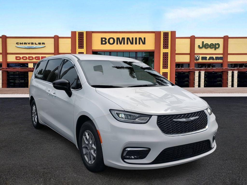 new 2025 Chrysler Pacifica car, priced at $39,495