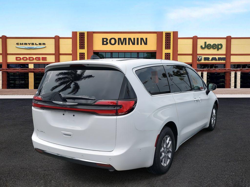new 2025 Chrysler Pacifica car, priced at $39,495