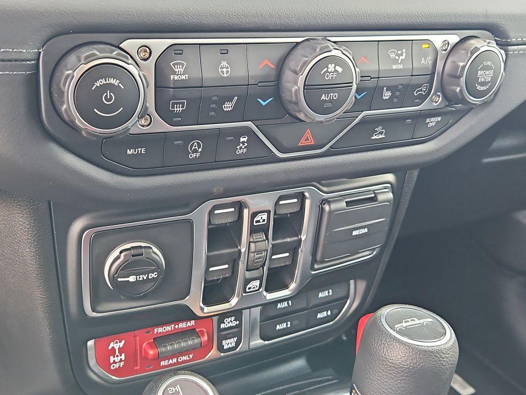 new 2025 Jeep Gladiator car, priced at $43,375