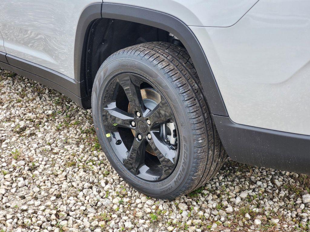new 2025 Jeep Grand Cherokee L car, priced at $39,337