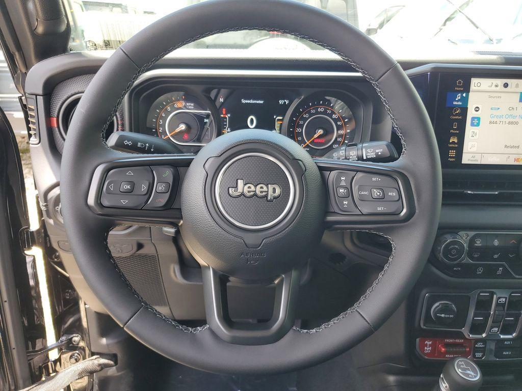 new 2025 Jeep Wrangler car, priced at $51,901