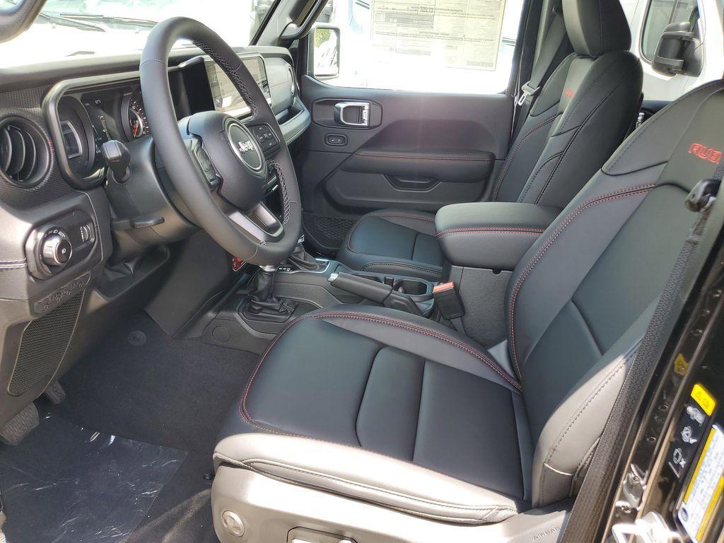 new 2025 Jeep Wrangler car, priced at $51,901