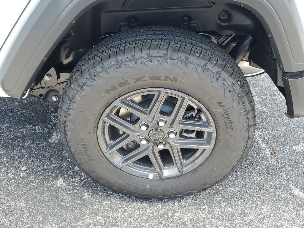 new 2025 Jeep Wrangler car, priced at $43,276