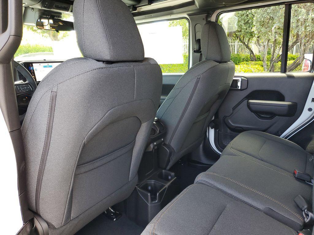 new 2025 Jeep Wrangler car, priced at $43,276