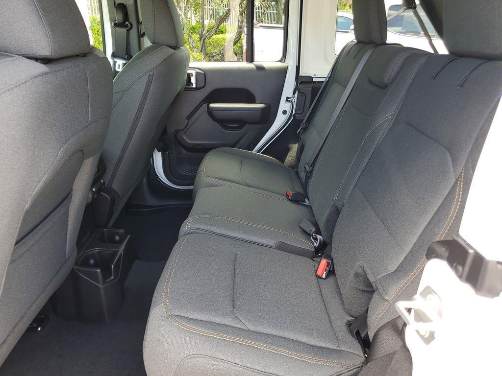 new 2025 Jeep Wrangler car, priced at $43,276