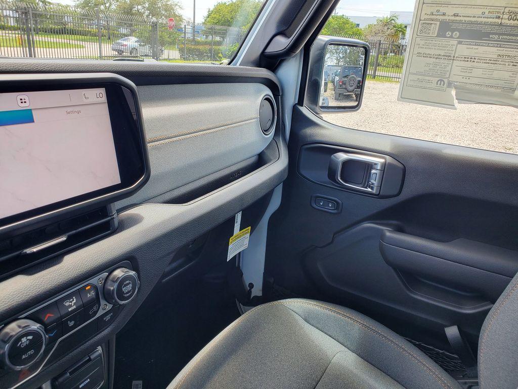 new 2025 Jeep Wrangler car, priced at $39,000