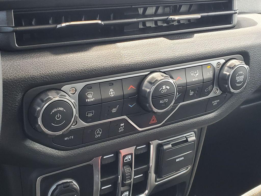 new 2025 Jeep Wrangler car, priced at $39,000