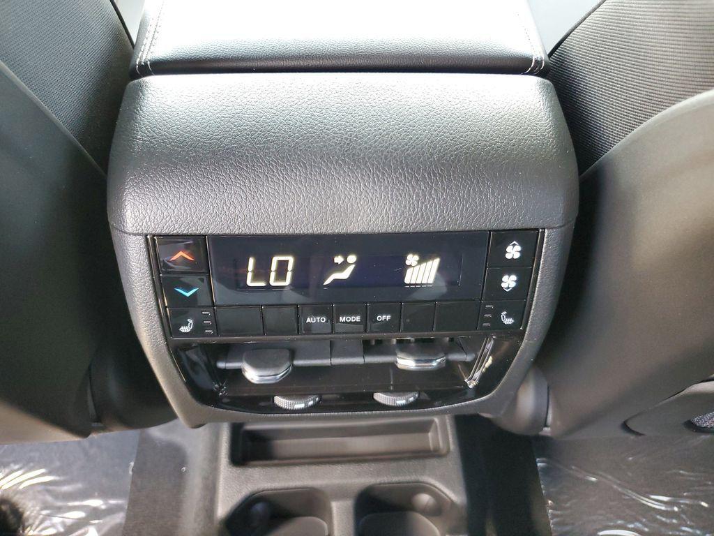 new 2025 Jeep Grand Cherokee L car, priced at $43,132