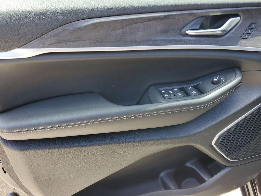 new 2025 Jeep Grand Cherokee L car, priced at $43,132