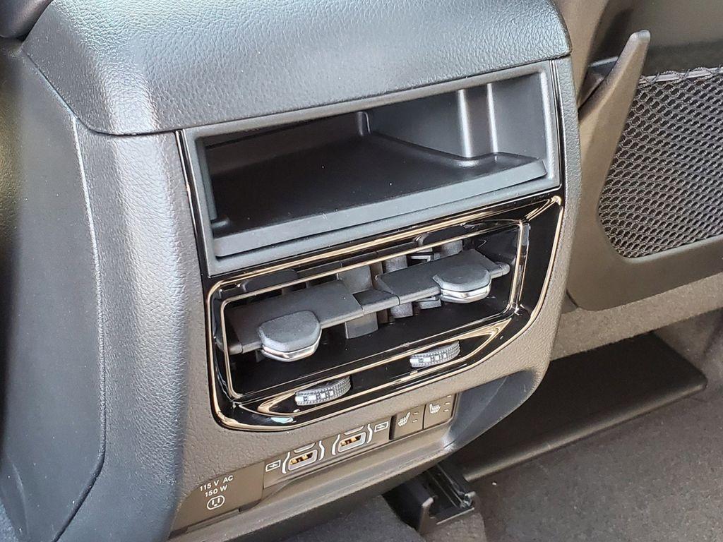 new 2025 Jeep Grand Cherokee car, priced at $41,991