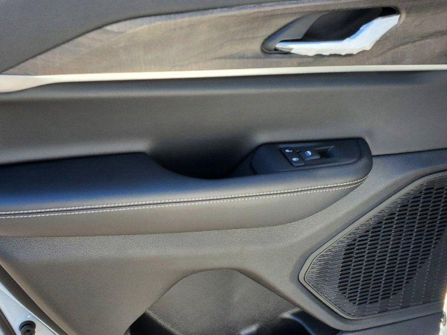 new 2025 Jeep Grand Cherokee car, priced at $41,991