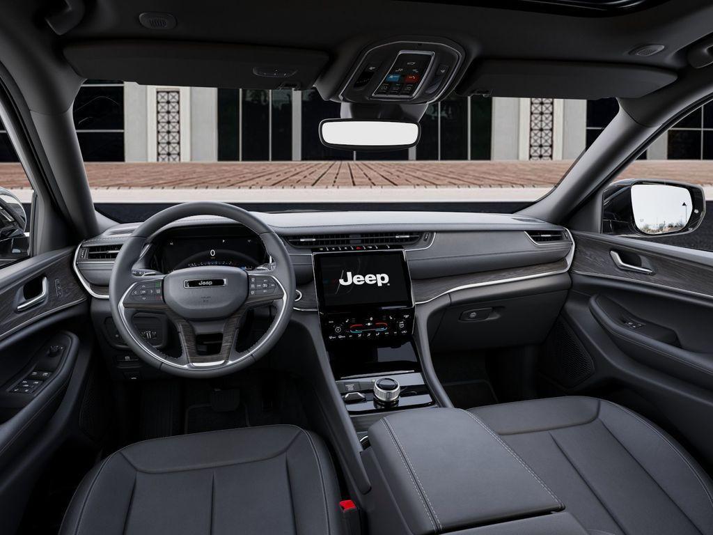 new 2025 Jeep Grand Cherokee car, priced at $37,805