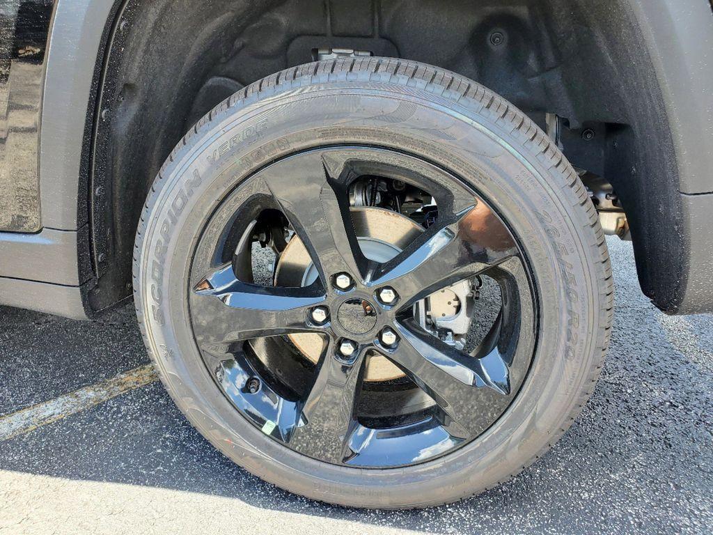 new 2025 Jeep Grand Cherokee car, priced at $41,991
