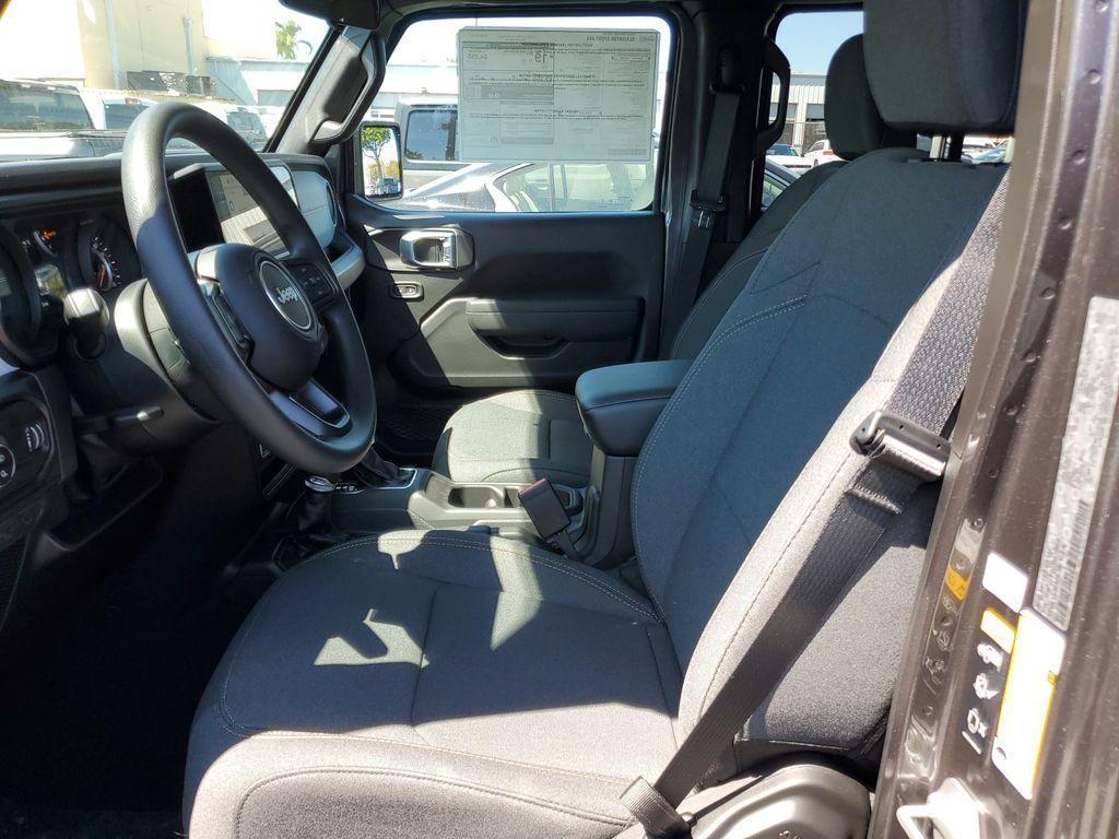 new 2025 Jeep Gladiator car, priced at $36,680