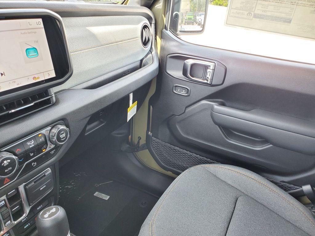 new 2025 Jeep Wrangler car, priced at $45,680