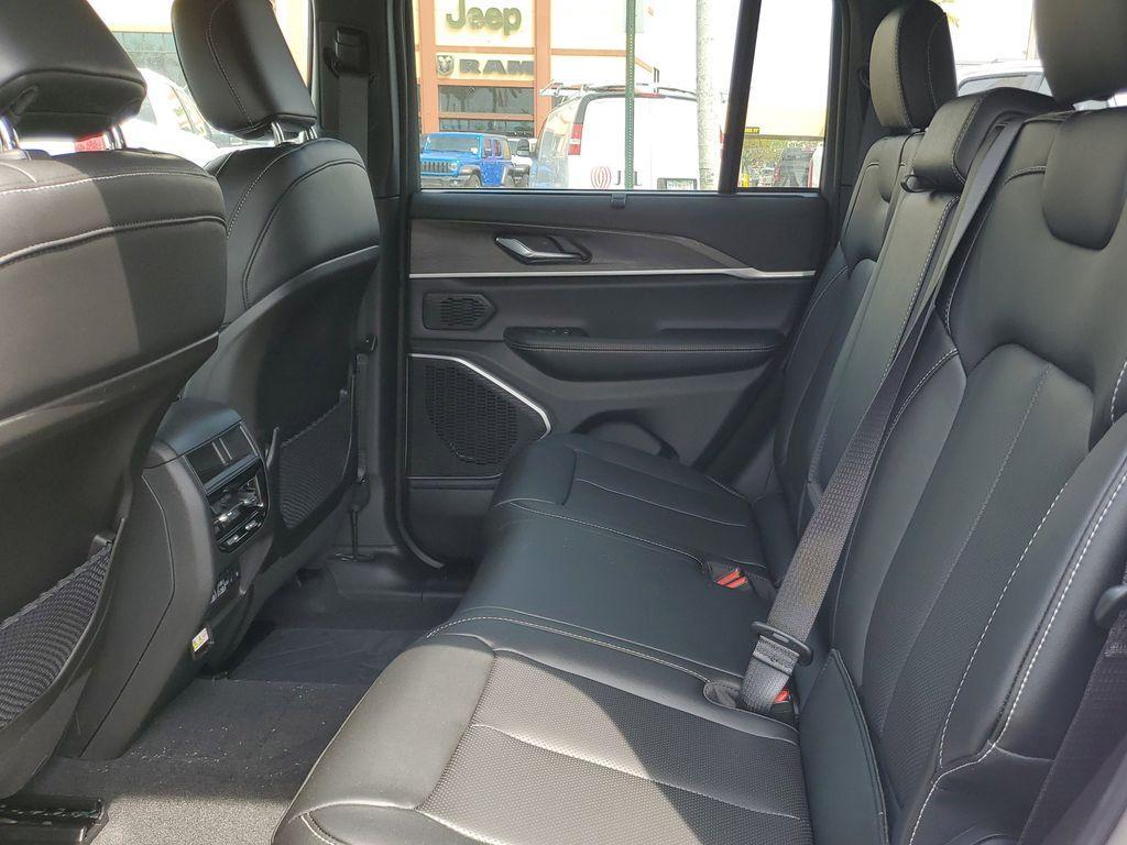 new 2025 Jeep Grand Cherokee car, priced at $44,735