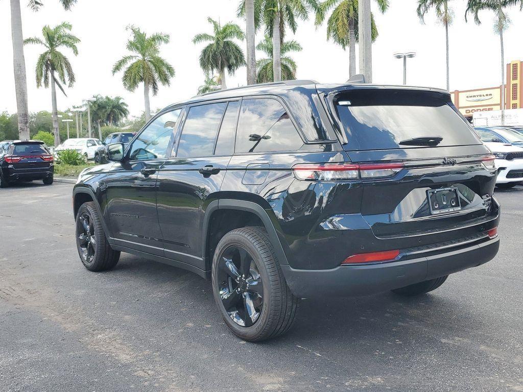 new 2025 Jeep Grand Cherokee car, priced at $44,735