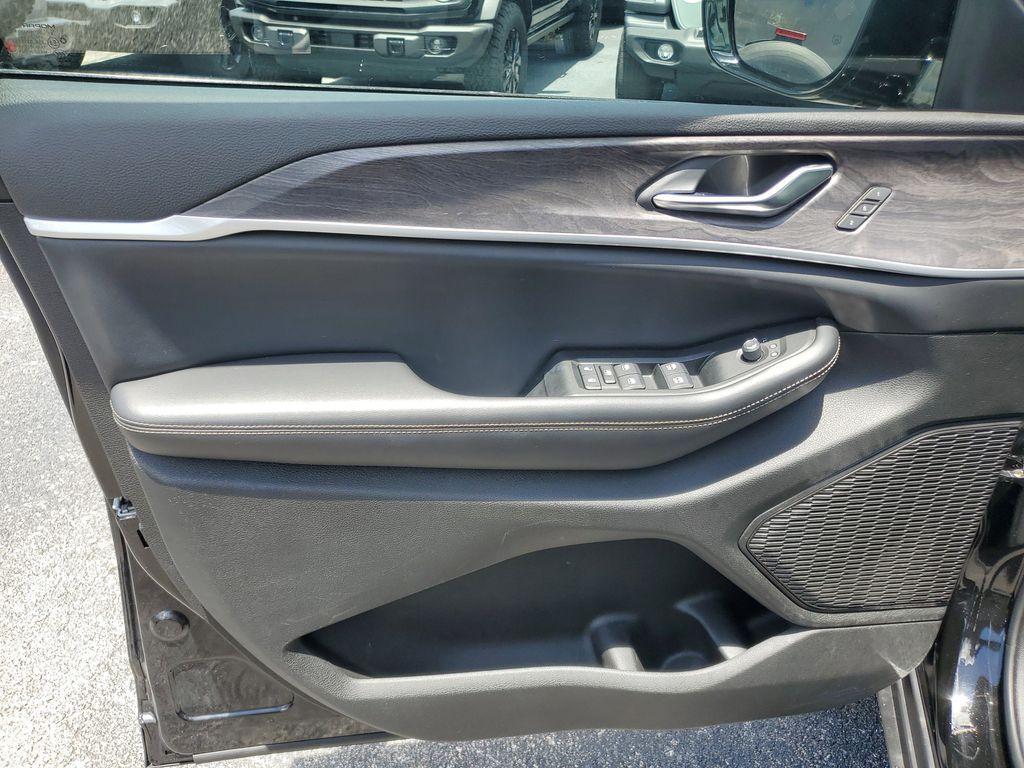 used 2024 Jeep Grand Cherokee L car, priced at $29,490