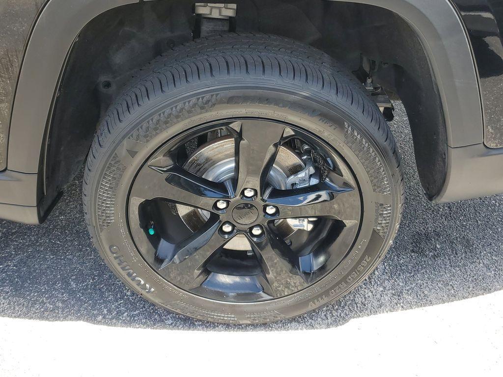 used 2024 Jeep Grand Cherokee L car, priced at $29,490