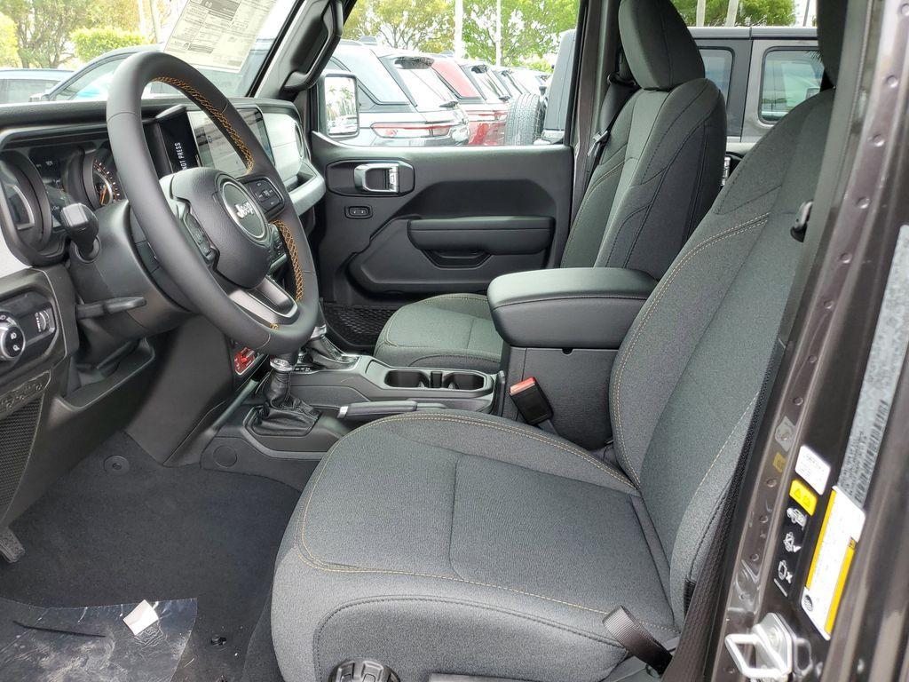 new 2025 Jeep Gladiator car, priced at $43,932
