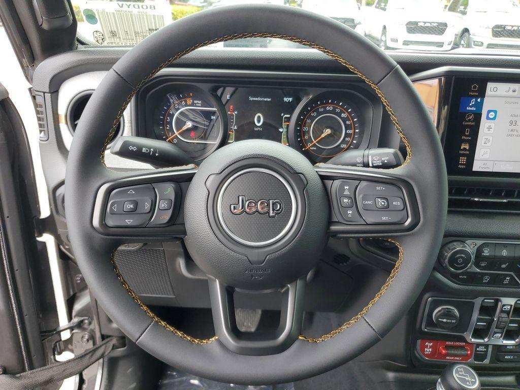 new 2025 Jeep Gladiator car, priced at $43,932