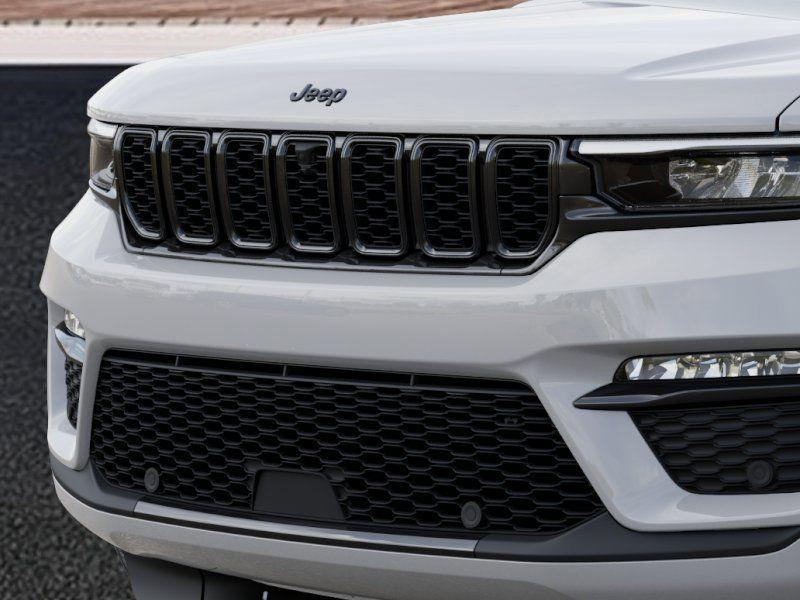 new 2025 Jeep Grand Cherokee car, priced at $40,135