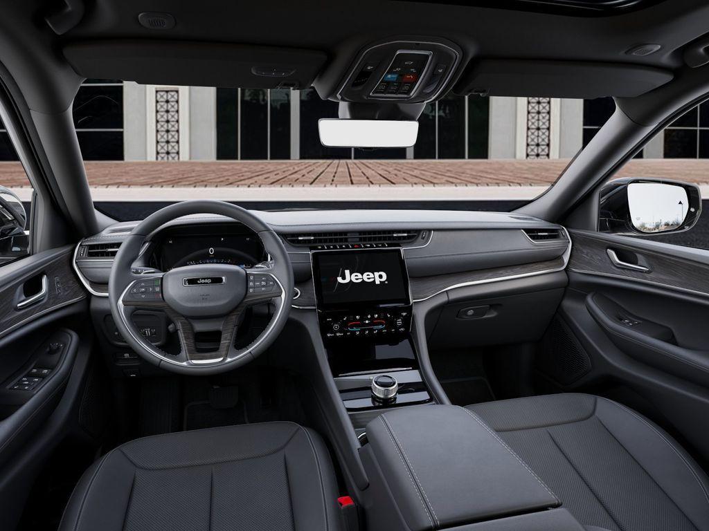 new 2025 Jeep Grand Cherokee car, priced at $40,135