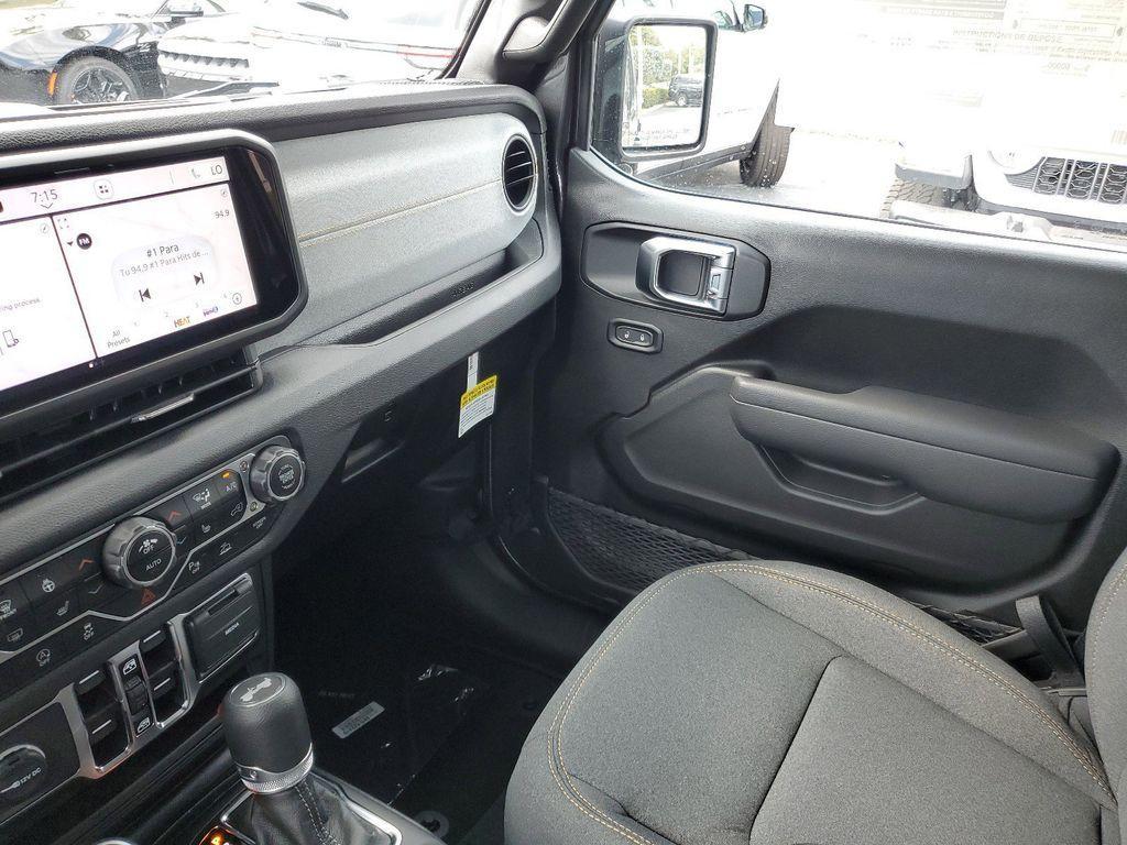 new 2025 Jeep Wrangler car, priced at $43,715