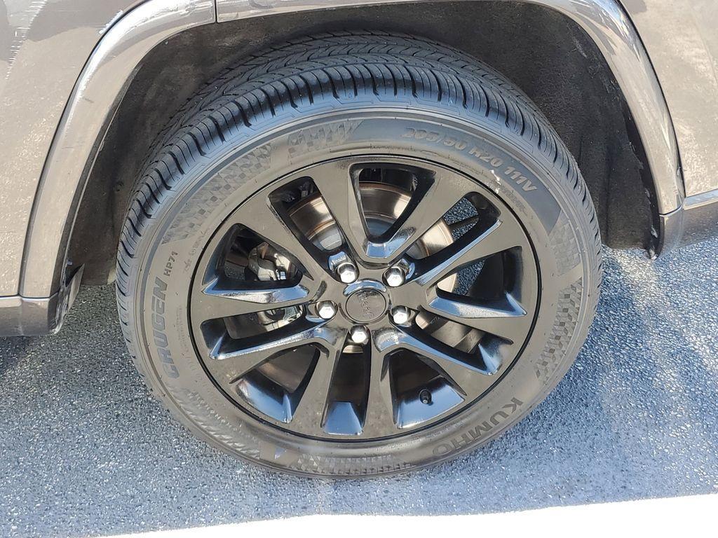 used 2019 Jeep Grand Cherokee car, priced at $17,490