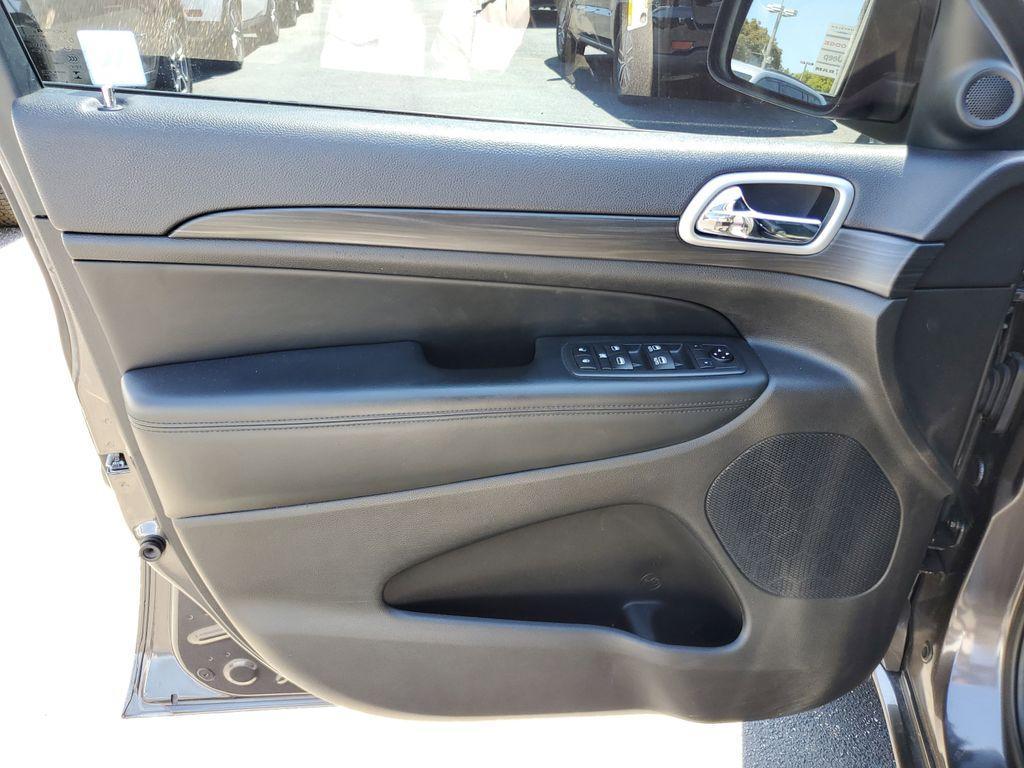 used 2019 Jeep Grand Cherokee car, priced at $17,490