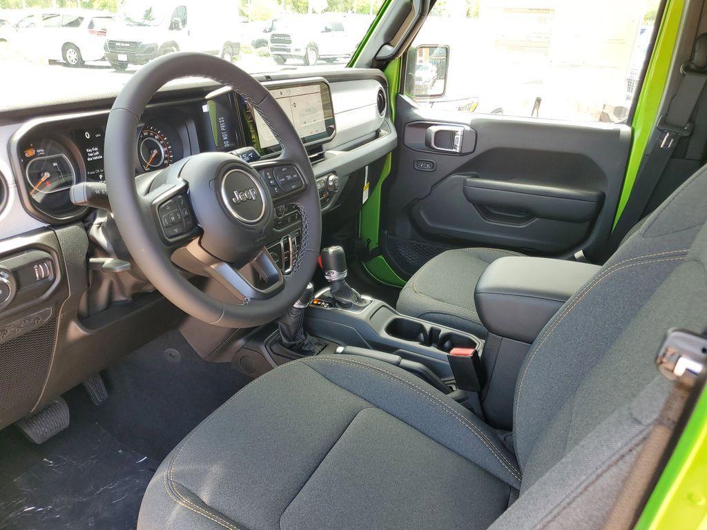 new 2025 Jeep Wrangler car, priced at $40,076