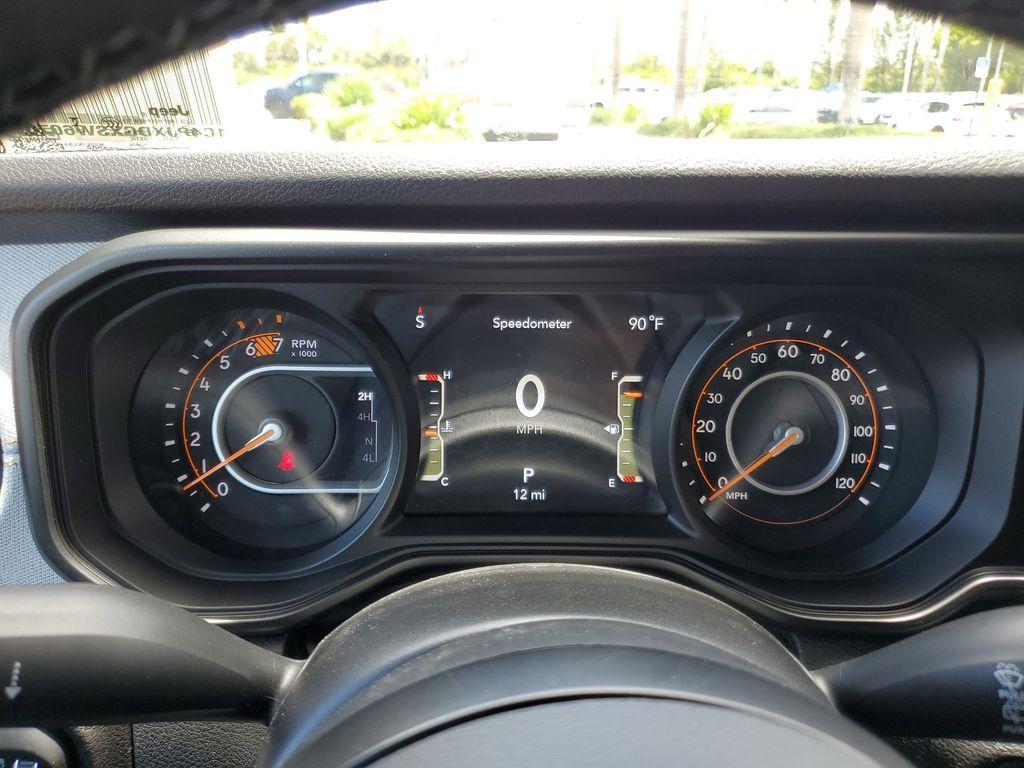 new 2025 Jeep Wrangler car, priced at $40,076
