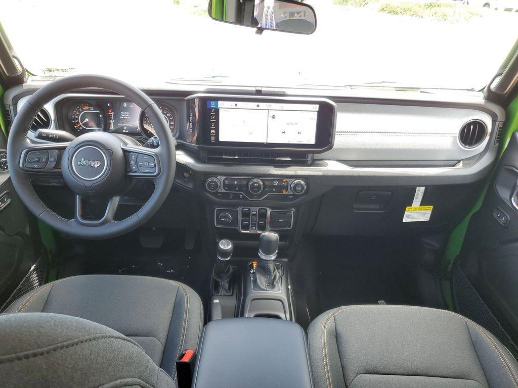 new 2025 Jeep Wrangler car, priced at $40,076