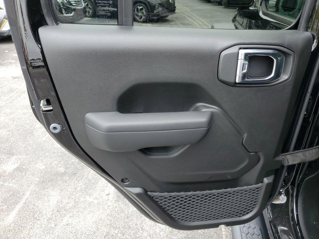 new 2025 Jeep Wrangler car, priced at $42,185