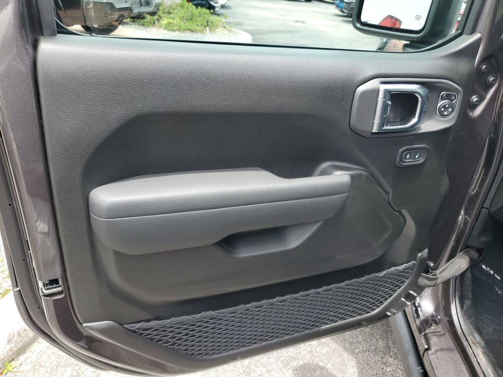 new 2025 Jeep Wrangler car, priced at $50,711