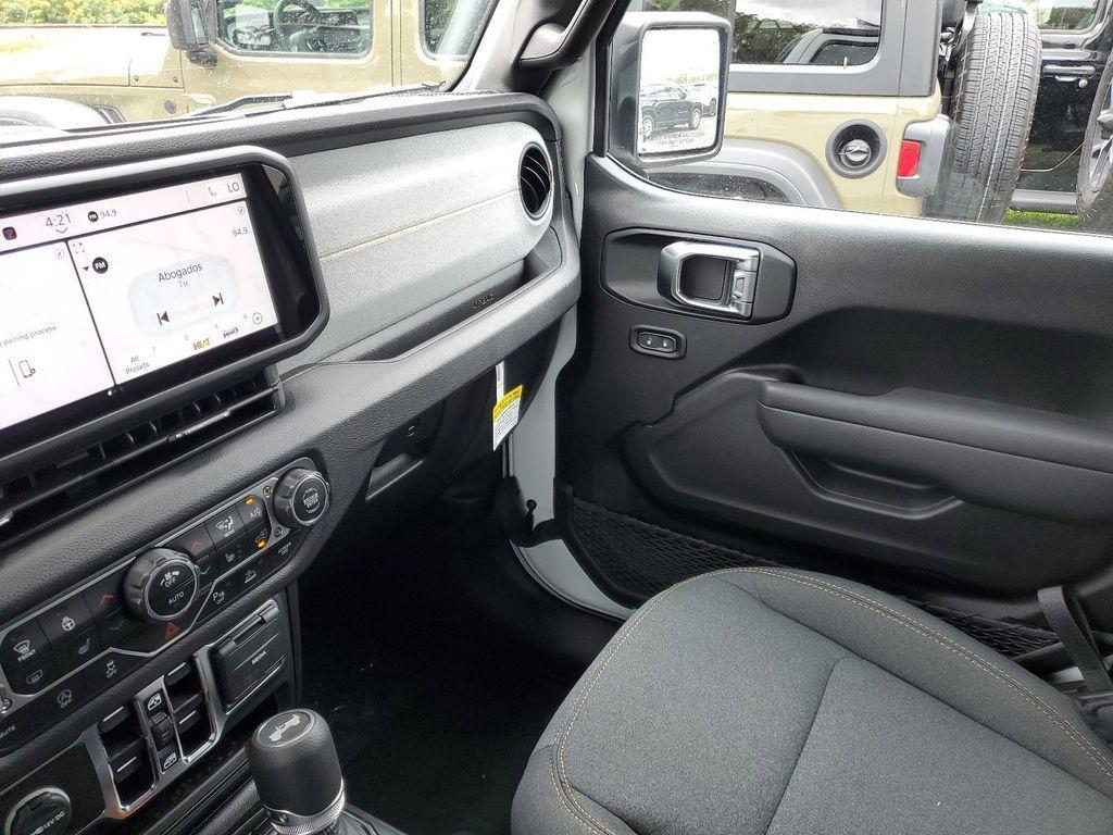 new 2025 Jeep Wrangler car, priced at $41,040