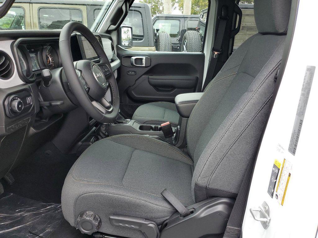 new 2025 Jeep Wrangler car, priced at $41,040