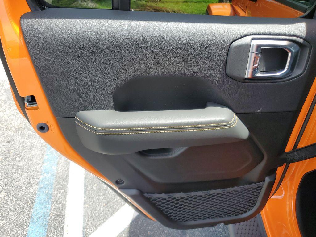 new 2025 Jeep Wrangler car, priced at $46,527