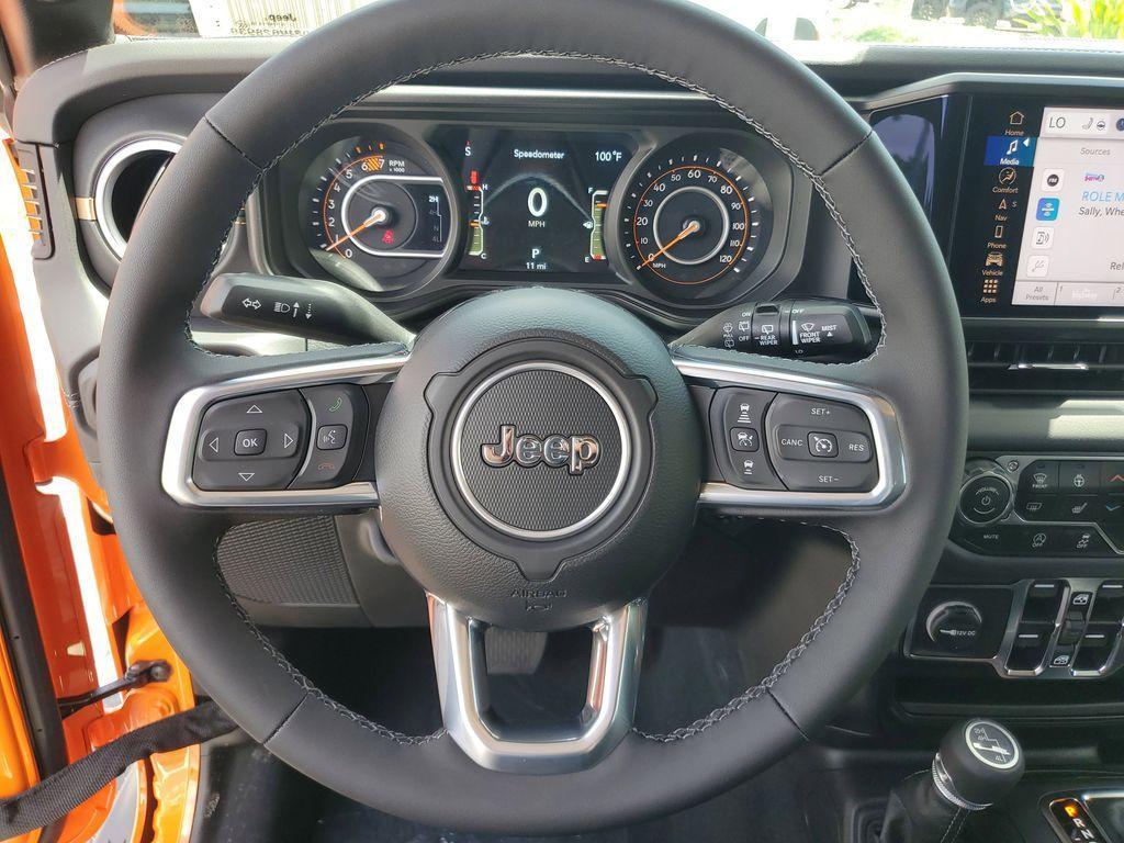 new 2025 Jeep Wrangler car, priced at $46,527