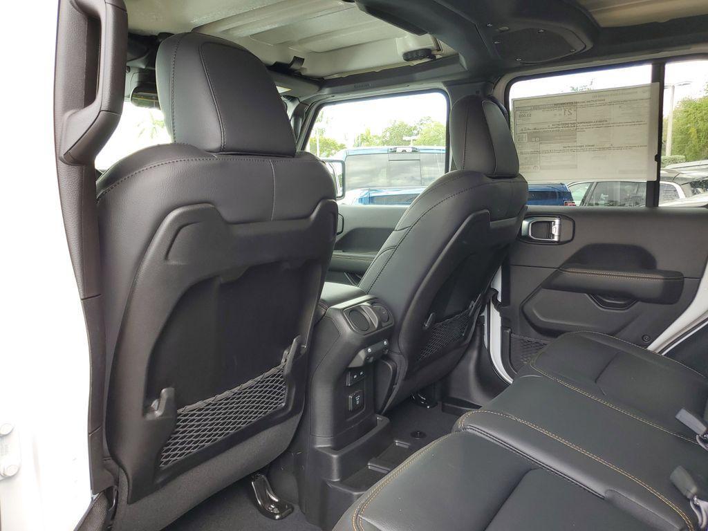 new 2025 Jeep Wrangler car, priced at $45,190
