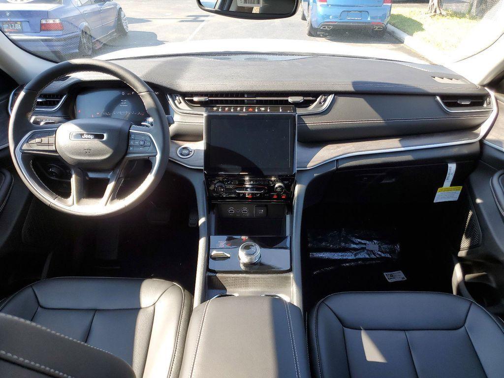 new 2025 Jeep Grand Cherokee L car, priced at $43,605