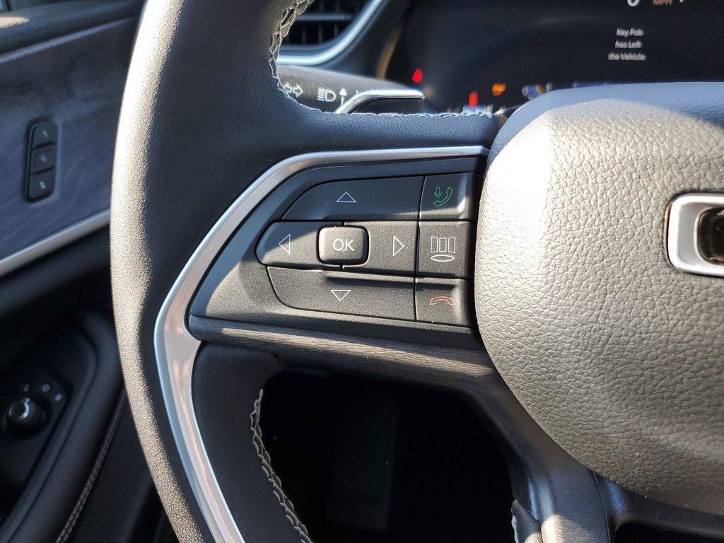 new 2025 Jeep Grand Cherokee L car, priced at $43,605