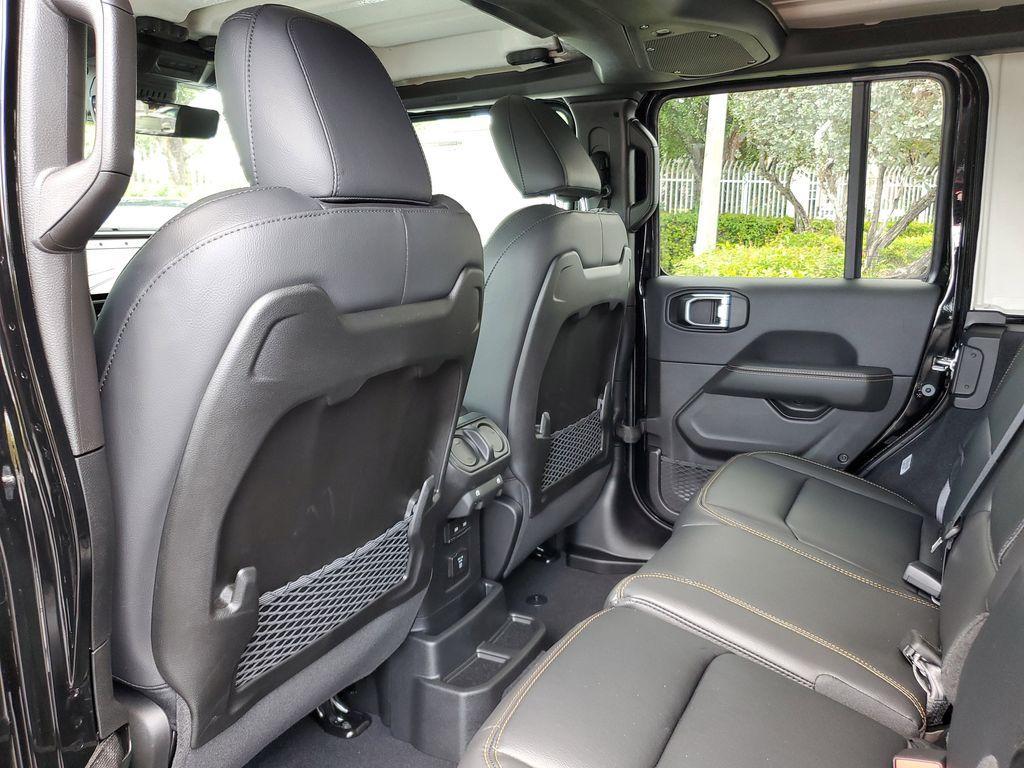 new 2025 Jeep Wrangler car, priced at $45,727