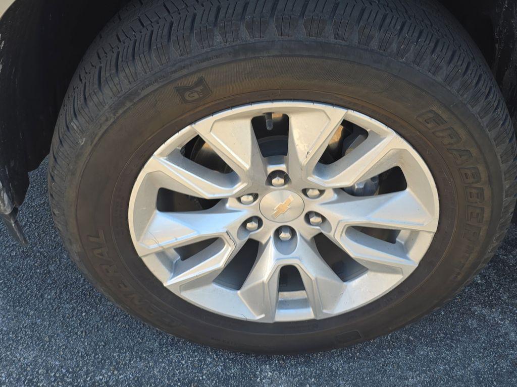 used 2024 Chevrolet Silverado 1500 car, priced at $29,990