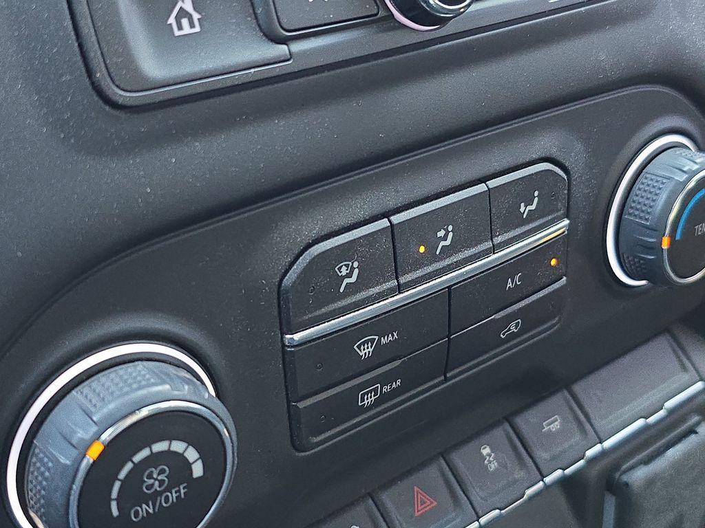 used 2024 Chevrolet Silverado 1500 car, priced at $29,990