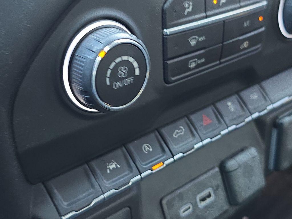 used 2024 Chevrolet Silverado 1500 car, priced at $29,990