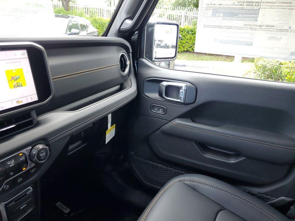 new 2025 Jeep Wrangler car, priced at $46,740