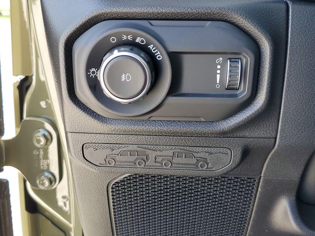 new 2025 Jeep Wrangler car, priced at $39,675